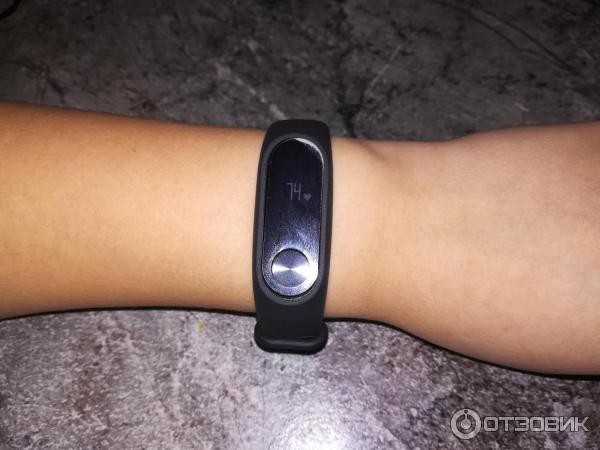 Фитнес-браслет Xiaomi Mi Band 2 фото
