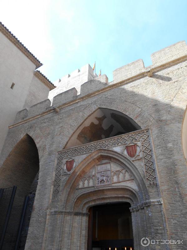 Дворец Альхаферия Palacio de la Aljaferia (Испания, Сарагоса) фото