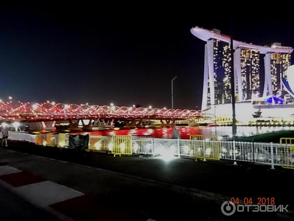 Шоу фонтанов отеля Marina Bay Sands (Сингапур)