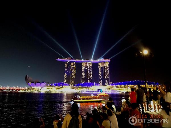 Шоу фонтанов отеля Marina Bay Sands (Сингапур)