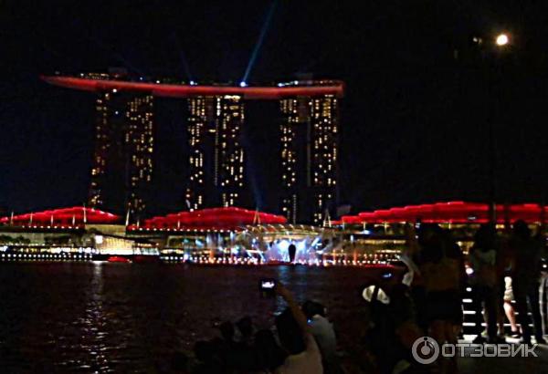 Шоу фонтанов отеля Marina Bay Sands (Сингапур)