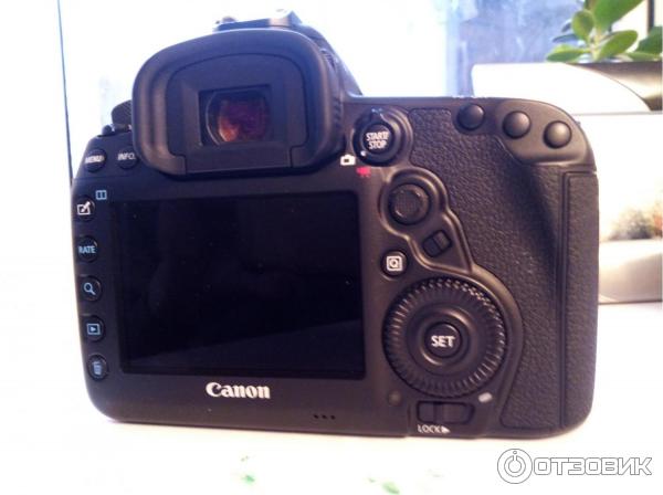 Цифровой зеркальный фотоаппарат Canon EOS 5D Mark IV