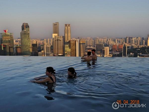 Бассейн-инфинити отеля Marina Bay Sands. Сингапур.