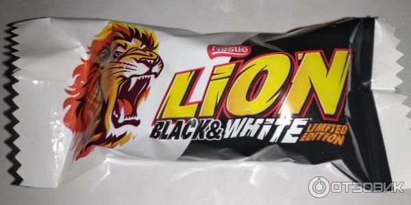 Шоколадный батончик Nestle Lion BlackWhite фото