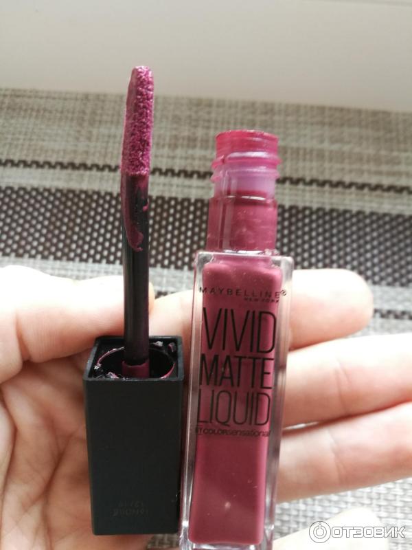 Блеск для губ Maybelline Vivid Matte фото