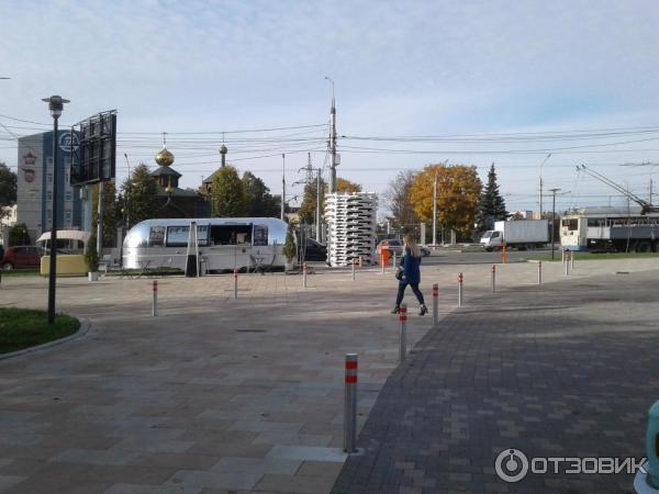 точка общепита в начале набережной