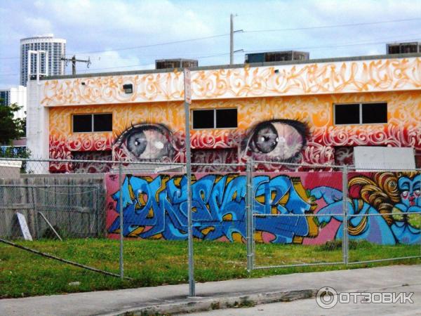 Музей стрит-арта Wynwood Walls (США, Майами) фото