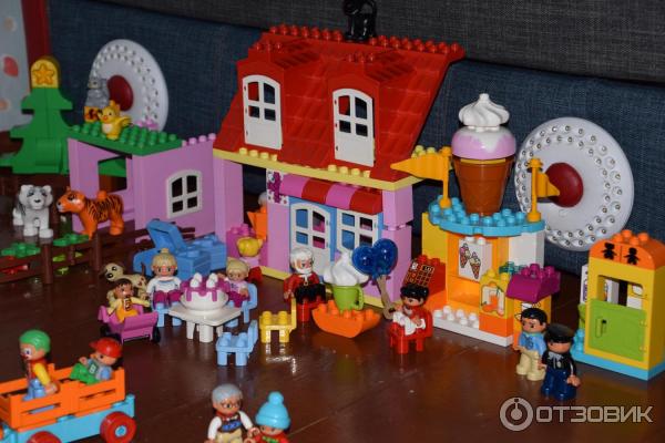 Конструктор Lego Duplo Большой парк аттракционов фото