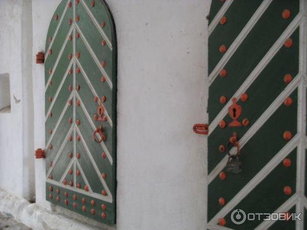 Двери в караульные помещения