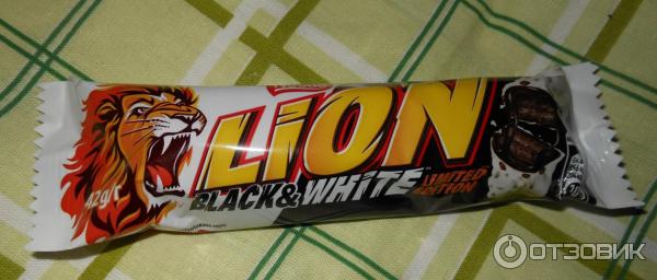 Шоколадный батончик Nestle Lion BlackWhite фото