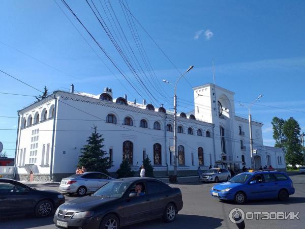 Железнодорожный вокзал города Новгорода (Россия, Великий Новгород) фото