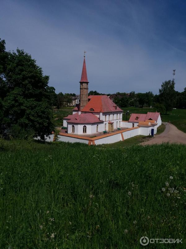 Приоратский дворец (Россия, Ленинградская область) фото