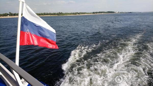 Прогулка на теплоходе по реке Волга (Россия, Волгоград) фото