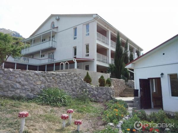 Гостиница Арпат (Крым, с. Зеленогорье) фото