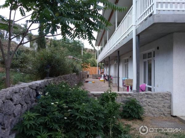 Гостиница Арпат (Крым, с. Зеленогорье) фото