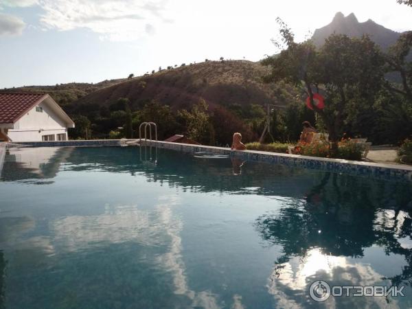 Гостиница Арпат (Крым, с. Зеленогорье) фото