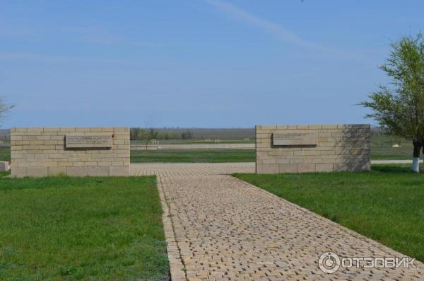 Россошинский военно-мемориальном комплекс (Россия, Волгоградская область) фото