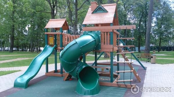 Площадка соседнего Тулип-Отеля рядом.
