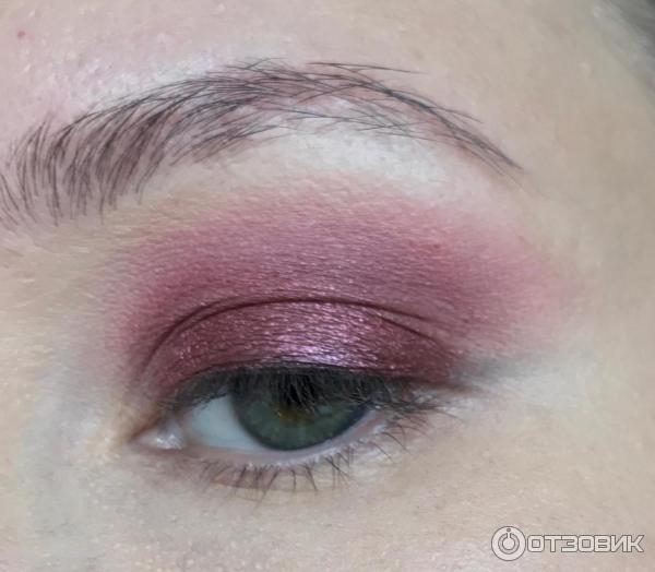 Палетка теней для век Eveline Eyeshadow Professional Palette фото