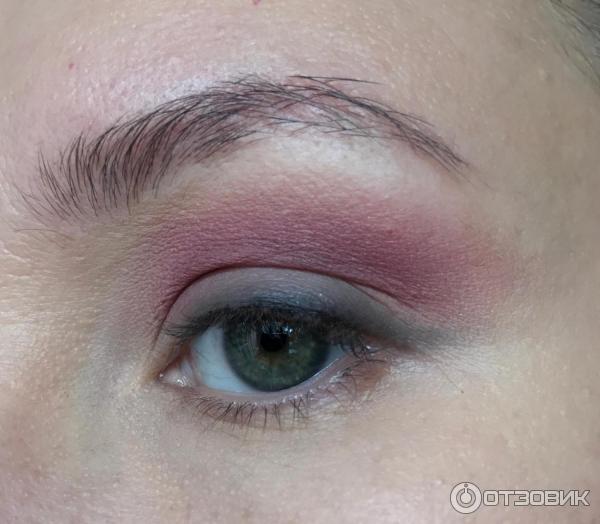 Палетка теней для век Eveline Eyeshadow Professional Palette фото