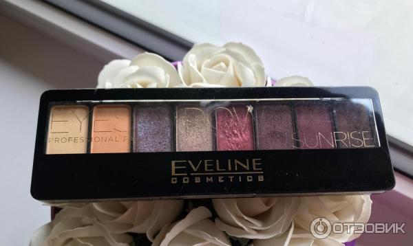 Палетка теней для век Eveline Eyeshadow Professional Palette фото