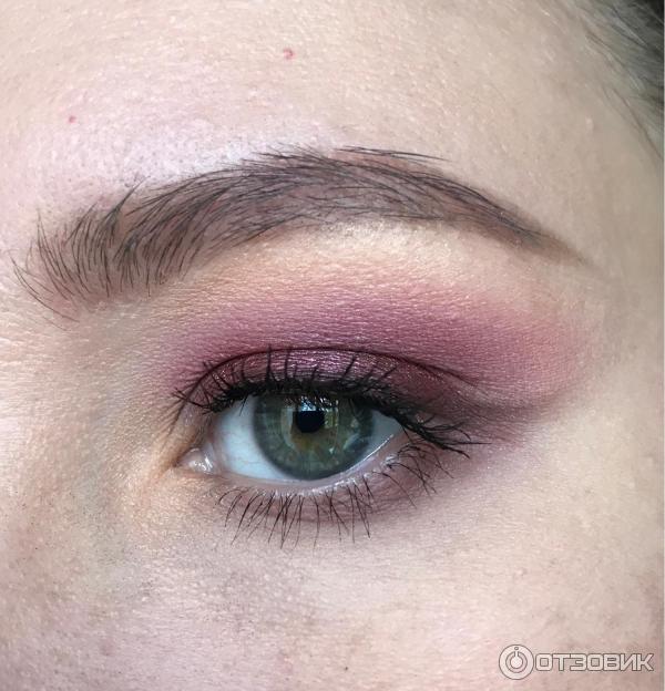 Палетка теней для век Eveline Eyeshadow Professional Palette фото