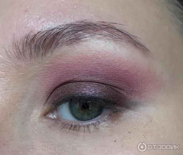 Палетка теней для век Eveline Eyeshadow Professional Palette фото