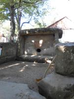 Дольмен в Джубге (Россия, Краснодарский край) фото