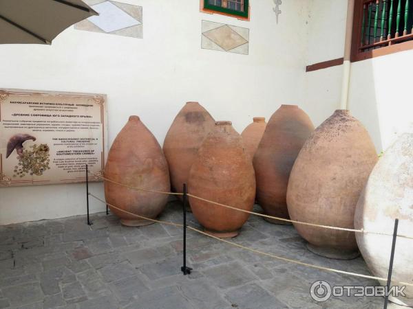 Выставка Сокровища Юго-Западного Крыма в Ханском дворце в Бахчисарае фото