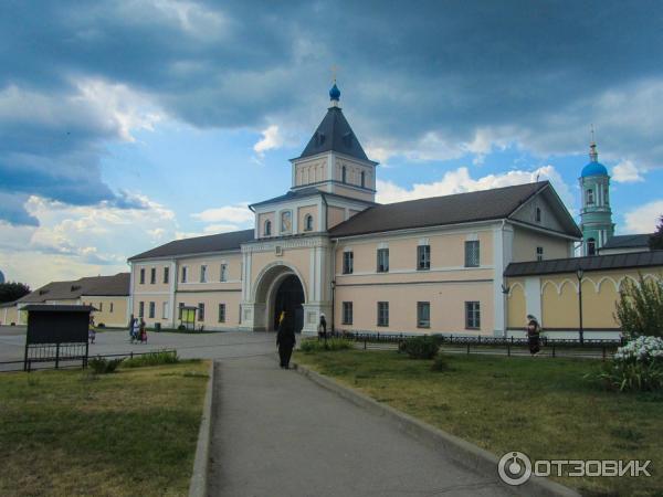 Введенский ставропигиальный мужской монастырь Оптина Пустынь (Россия, Козельск) фото