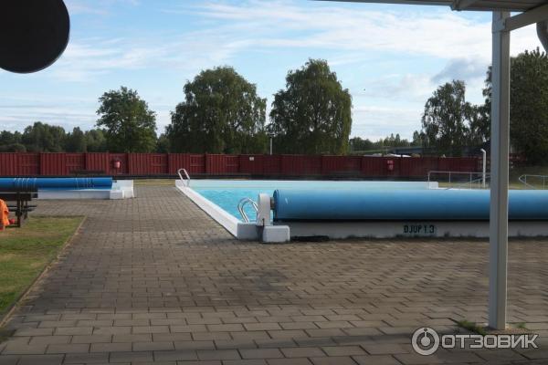 вид на бассейн в Branna camping