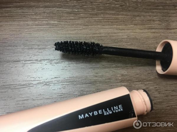 Тушь для ресниц Maybelline Total Temptation фото