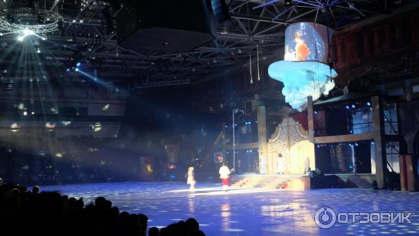 Ледовое шоу авербуха оленегорск. Ледовое представление. Шоу в ледовом дворце. Ледовый дворец щелкунчик пригородная 24. Выступление в ледовом.