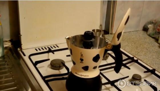 Гейзерная кофеварка Bialetti Mukka Express фото