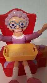 Настольная игра Tomy "Не Разбуди Бабулю!" фото