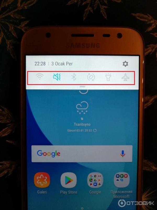 Смартфон Samsung Galaxy J3 2017 фото