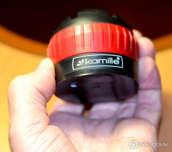 Ножеточка легко умещается с руке.