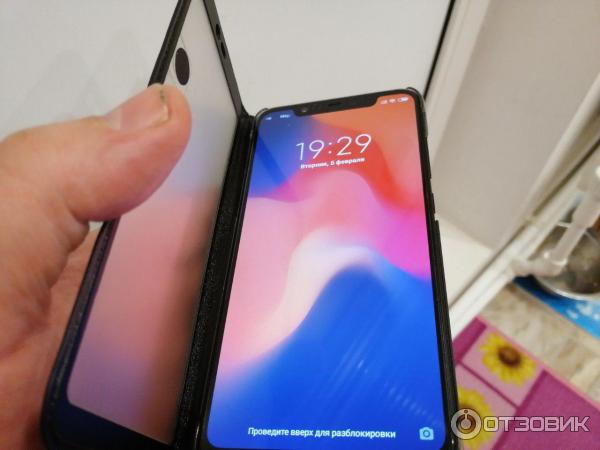 Смартфон Xiaomi Mi8 фото