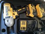 Гайковерт ударный аккумуляторный DeWALT DCF899 P2 фото