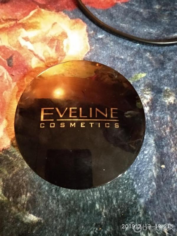 Пудра Eveline Cosmetics Celebrities Beauty Матирующая фото