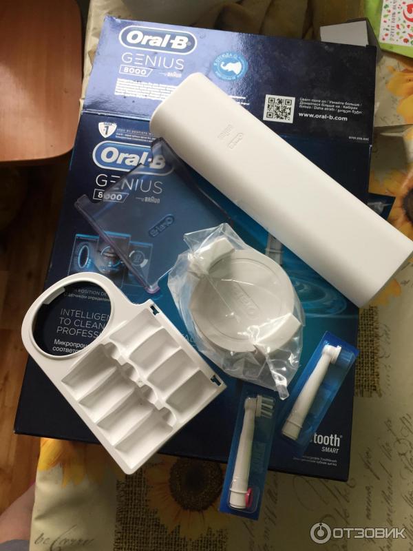 Электрическая зубная щетка Braun Oral-B Genius 8000 фото