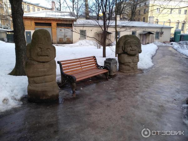 Пешая прогулка по набережной Невы на Васильевском острове (Россия, Санкт-Петербург) фото