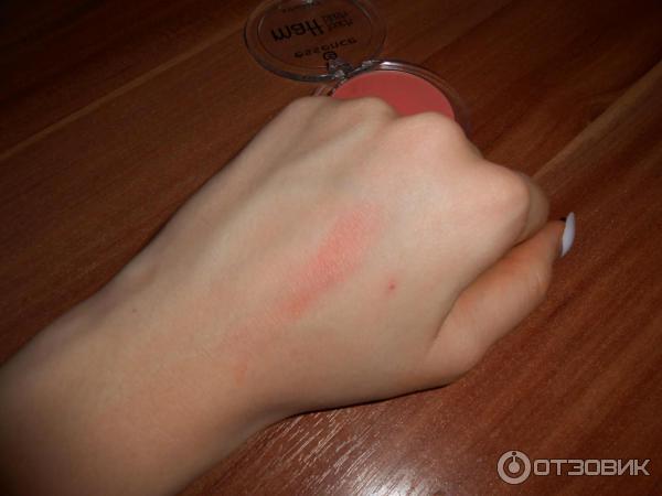 Румяна матовые Essence Matt touch blush фото