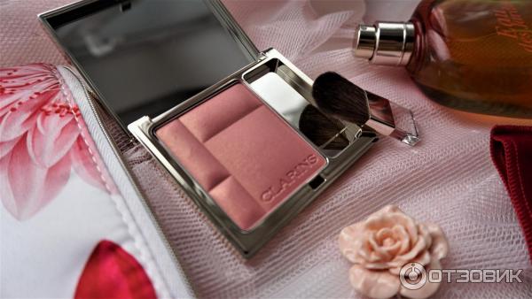 румяна Clarins Blush Prodige 09 Golden Pink