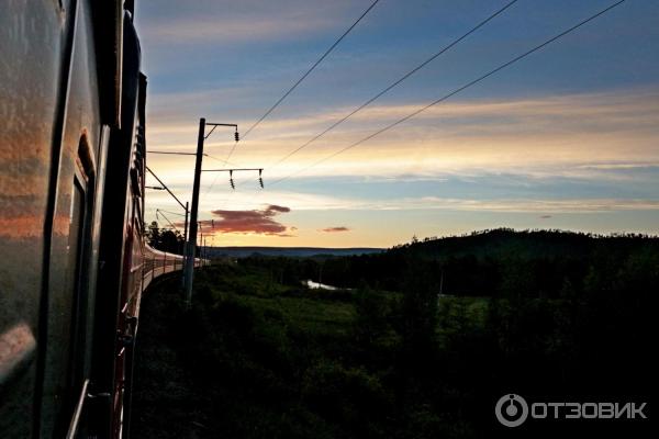 Поезд и закат.