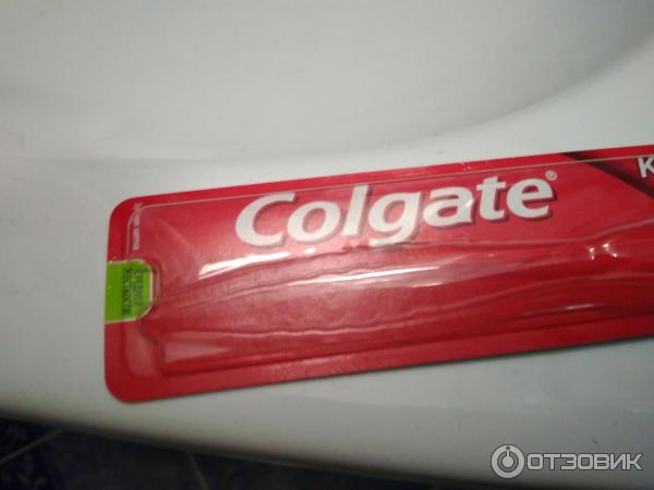 Зубная щетка Colgate Средняя жесткость фото