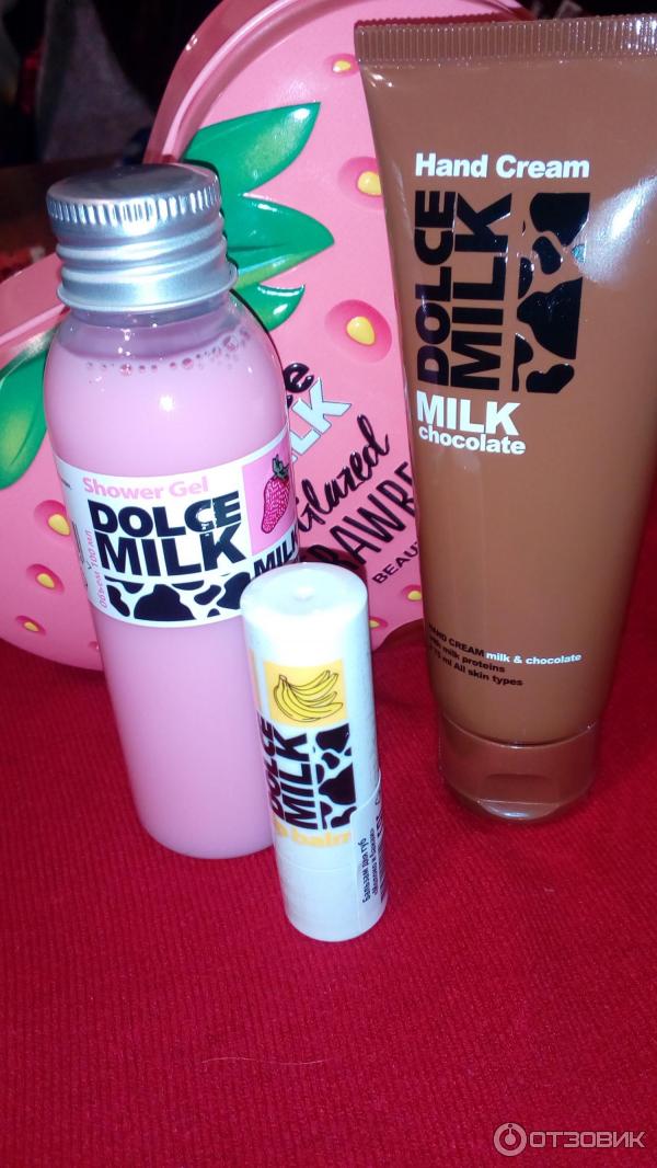 Дольче милк девочки. Дольче Милк дезодорант. Dolce Milk Dolce Milk. Набор Dolce Milk 214. Вся коллекция Дольче Милк дезодорант.