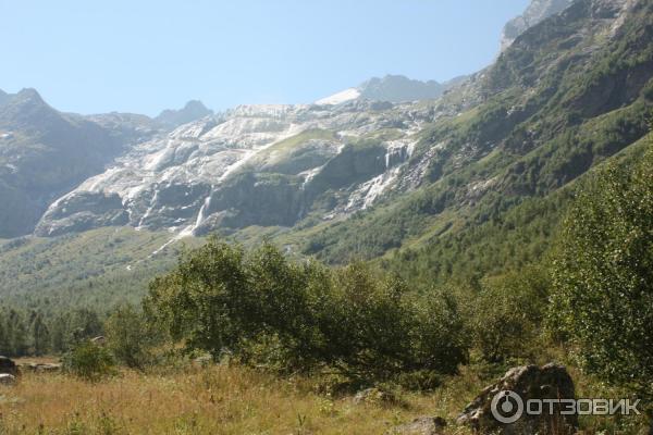 вид на Софийские водопады, гора София