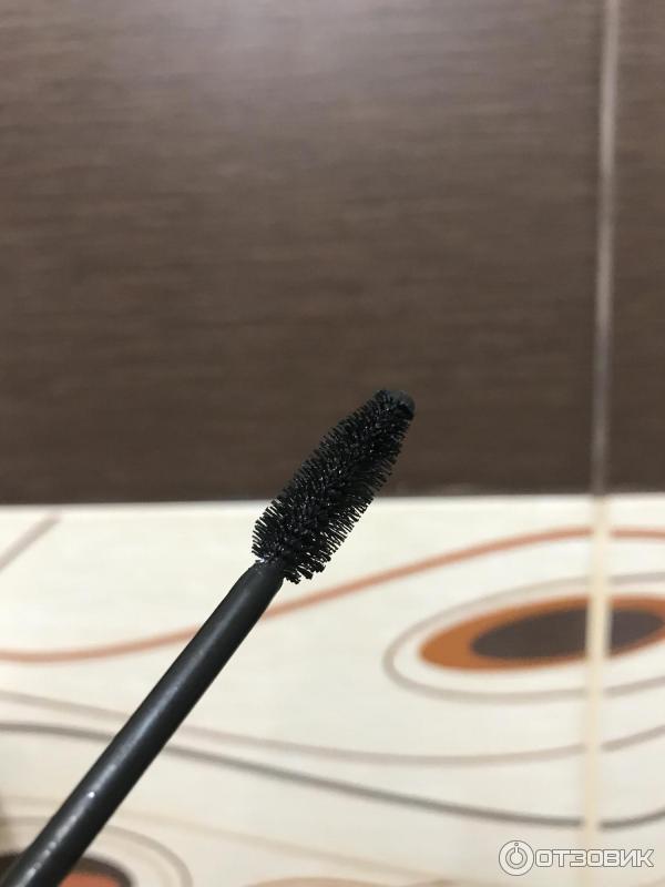 Тушь для ресниц MAYBELLINE The Colossal Volum Express mascara 100% black фото