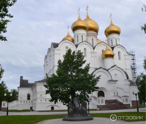 Набережная реки Волги (Россия, Ярославль) фото